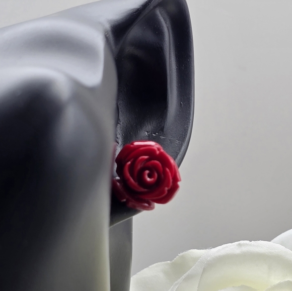 ❤️ ROSANNA STUD EARRINGS - Picture 9 of 10